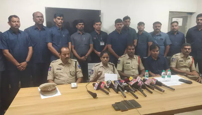 రూ.50 లక్షల విలువైన గంజాయి పట్టివేత రూ.50 లక్షల విలువైన గంజాయి పట్టివేత