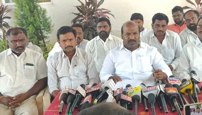 అబద్దాలతో పబ్బం గడుపుతున్నారు.. ఎమ్మెల్యే చిరుమర్తి లింగయ్య.. అబద్దాలతో పబ్బం గడుపుతున్నారు.. ఎమ్మెల్యే చిరుమర్తి లింగయ్య..