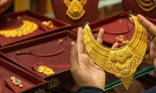 Gold: నేడు భారీగా తగ్గిన బంగారం ధరలు.. ఎంత తగ్గిందో తెలుసా?