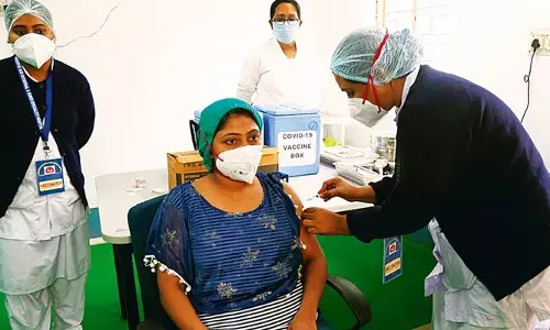 ఆస్పత్రుల్లో కరోనా వ్యాక్సిన్ కొరత‌..!