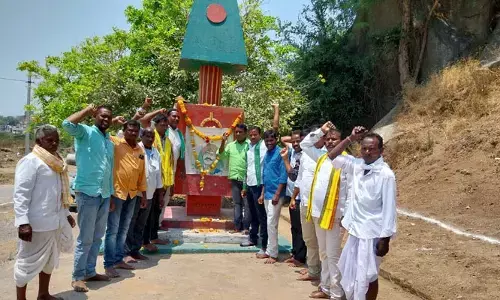రాంజీ గోండుకు నిర్మల్ వేయి ఉరుల మర్రి వద్ద ఘన నివాళి