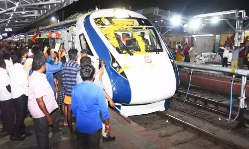 తిరుపతికి చేరుకున్న వందే భారత్ రైలు..