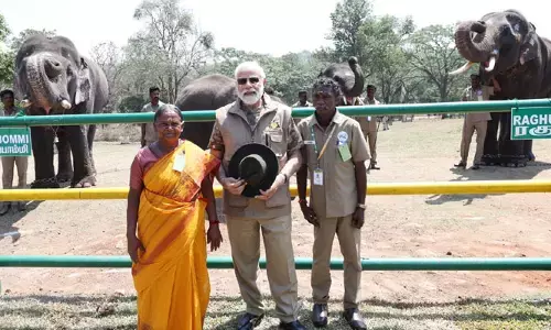 ఆస్కార్ విజేతలతో ఫోటోలు దిగిన ప్రధాని మోడీ