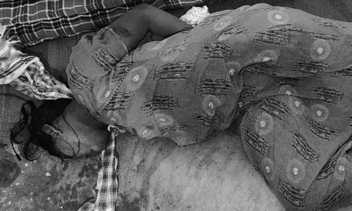 మహిళా దారుణ హత్య..?