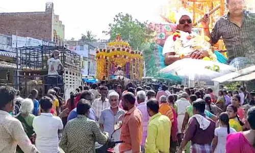 భక్తుడి విచిత్ర మొక్కు.. బతికి ఉండగానే అంతిమయాత్ర!