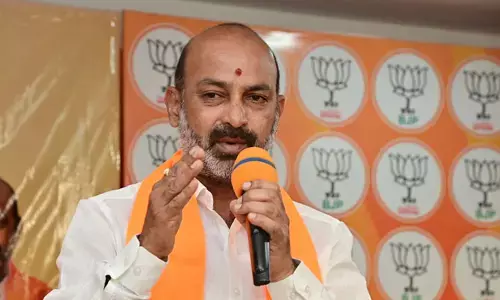 కమలాపూర్ పోలీసులకు బండి సంజయ్ స్ట్రాంగ్ రిప్లై