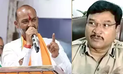సీపీపై పరువు నష్టం దావాకు సిద్ధమవుతున్న బండి సంజయ్..!
