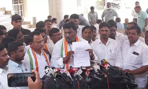 స్ట్రాంగ్ రూం తాళాలు ఎలా మిస్ అవుతాయి: అధికారులపై అడ్లూరి లక్ష్మణ్ ఫైర్
