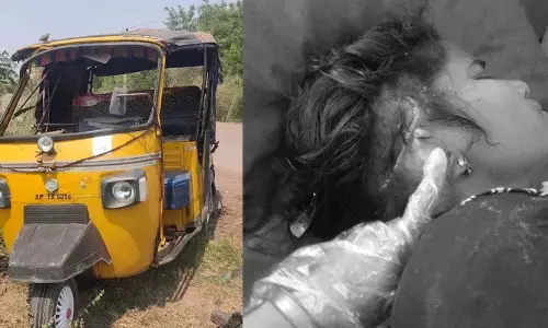 విద్యార్థులు ప్రయాణిస్తున్న ఆటో పల్టీ.. పలువురికి గాయాలు
