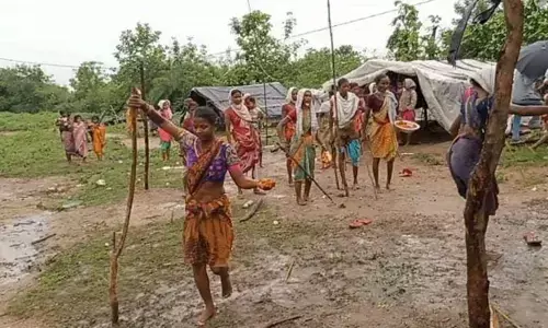 తెలుగు రాష్ట్రాల్లో ఎస్టీ రిజర్వేషన్లకు పాతర..