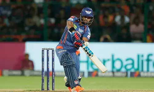పూరన్ మెరుపులు.. 15 బంతుల్లోనే హాఫ్ సెంచరీ