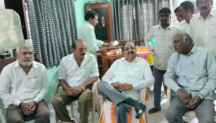 నేలకొండపల్లి మండలంలో మాజీమంత్రి పర్యటన.. నేలకొండపల్లి మండలంలో మాజీమంత్రి పర్యటన..
