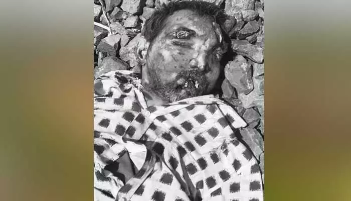 రైల్లో నుంచి పడి గుర్తుతెలియని వ్యక్తి మృతి.. రైల్లో నుంచి పడి గుర్తుతెలియని వ్యక్తి మృతి..