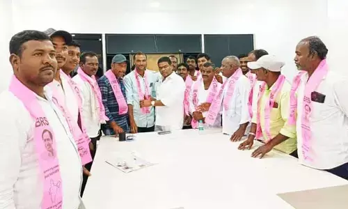 ఎమ్మెల్యే జీవన్ రెడ్డిని కలిసిన వెల్మల్ ముదిరాజ్ సంఘం కులస్థులు..