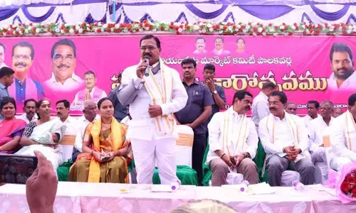 నీళ్లు పంచడానికే చేతగానోళ్లు దేశాన్ని ఉద్దరిస్తారా: మంత్రి నిరంజన్ రెడ్డి