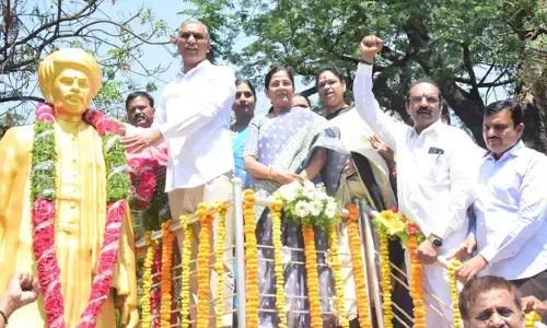 మహాత్మా జ్యోతి బాపూలే జీవితం ఆదర్శప్రాయం: మంత్రి హరీశ్ రావు