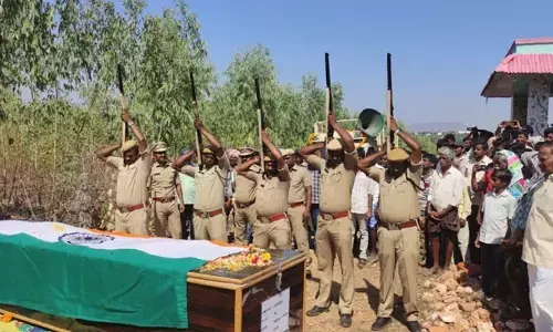 జవాన్⁬కు ఘనంగా అంత్యక్రియలు