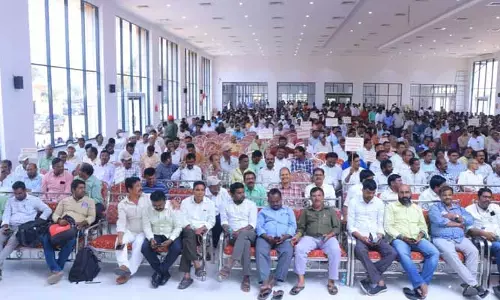 సీఎం కేసీఆర్ విద్యుత్ ఉద్యోగుల వేతన సవరణ చేసి పాత పెన్షన్ అమలు చెయ్యాలి..