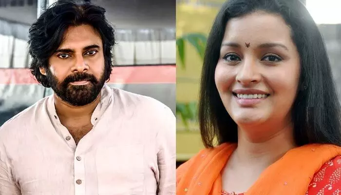 రేణును రెచ్చగొడుతున్న ఫ్యాన్స్.. ఎలక్షన్ వేళ పవన్కు కొత్త తలనొప్పి రేణును రెచ్చగొడుతున్న ఫ్యాన్స్.. ఎలక్షన్ వేళ పవన్కు కొత్త తలనొప్పి