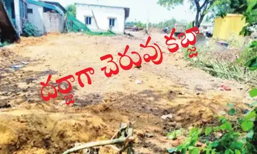 దర్జా‌గా చెరువు కబ్జా