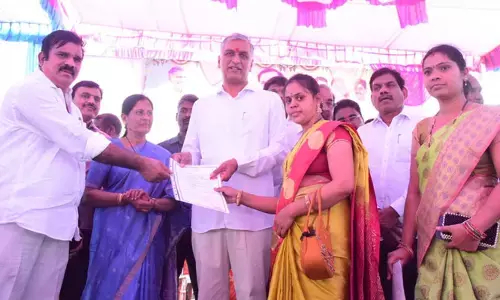 జర్నలిస్టులతో ఉద్యమ అనుబంధం.. వారి సంక్షేమమే మా లక్ష్యం: మంత్రి హరీష్‌రావు