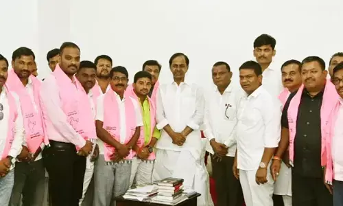 బీఆర్ఎస్⁬లోకి మహారాష్ట్ర నేతలు