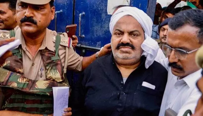 యూపీలో మరో ఎన్కౌంటర్.. గ్యాంగ్స్టర్ అతిక్ అహ్మద్ కుమారుడు హతం యూపీలో మరో ఎన్కౌంటర్.. గ్యాంగ్స్టర్ అతిక్ అహ్మద్ కుమారుడు హతం
