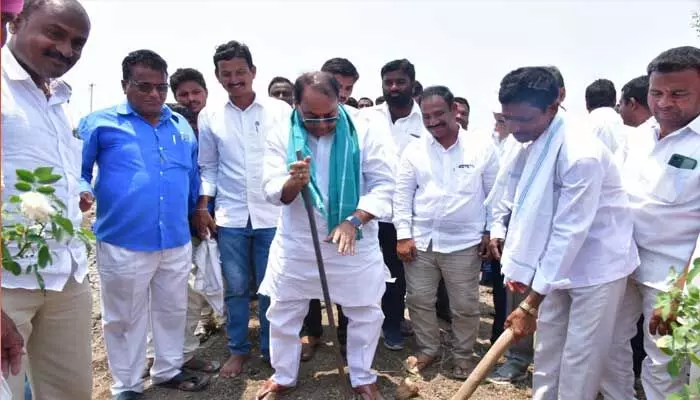 రైతుల సంక్షేమం కోసం ప్రభుత్వం కృషి : మంత్రి అల్లోల ఇంద్రకరణ్ రెడ్డి రైతుల సంక్షేమం కోసం ప్రభుత్వం కృషి : మంత్రి అల్లోల ఇంద్రకరణ్ రెడ్డి