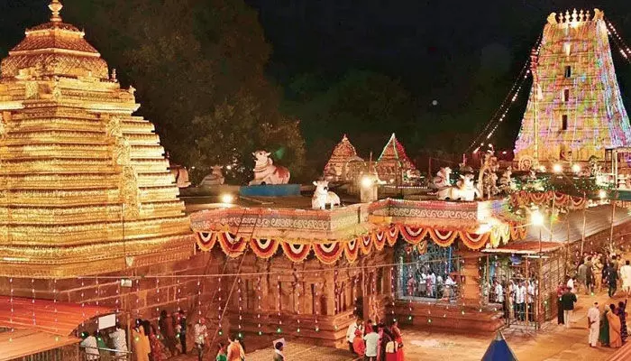 Srisalamలో సామాన్య భక్తులకు కష్టాలు Srisalamలో సామాన్య భక్తులకు కష్టాలు
