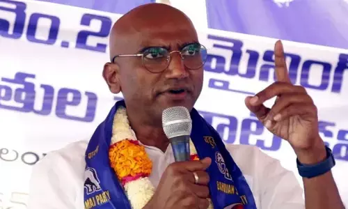 ఆ అంశంపై 3 సార్లు ప్రెస్‌మీట్.. TSPSC పేపర్ లీక్‌పై డీజీపీ, సీపీ స్పందించరా