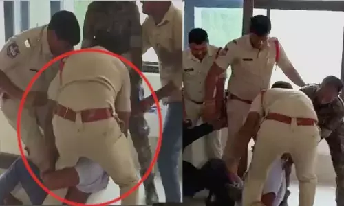 KU క్యాంపస్‌లో పోలీసులు అత్యుత్యాహం.. విద్యార్థులను తంతూ ఈడ్చుకెళ్లిన వైనం (వీడియో)