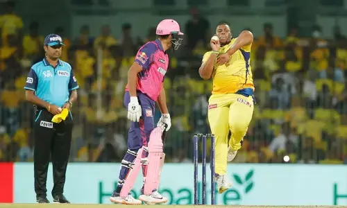 IPL 2023: చెన్నైకి మరో షాక్.. పేస్ బౌలర్‌కు గాయం!