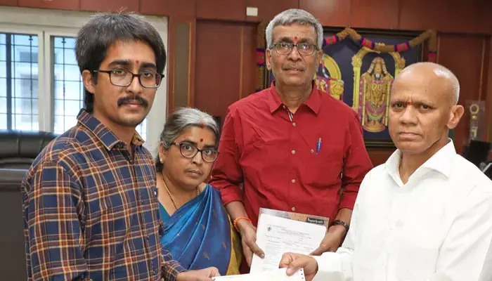 Tirupati: టీటీడీ వేద పరిరక్షణ ట్రస్టుకు రూ. 10 లక్షల విరాళం