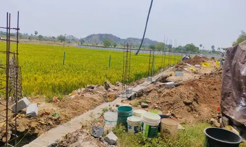 ఆర్మూర్‌లో నిజాంసాగర్ కాలువ స్థలం దర్జాగా కబ్జా.. పట్టించుకోని అధికారులు