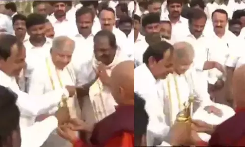 ‘అంబేద్కర్’ సాక్షిగా కేసీఆర్ కాళ్లు మొక్కిన మంత్రి కొప్పుల