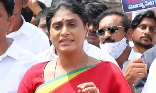 కేసీఆర్‌కు షర్మిల ఇస్తానన్న గిఫ్ట్ ఇదే.. ఎందుకో తెలుసా?