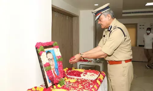 అంబేద్కర్‌ను స్ఫూర్తిగా తీసుకోవాలి : డీజీపీ