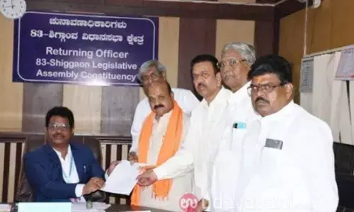 కర్ణాటకలో నామినేషన్ల పర్వం.. సీఎం బొమ్మై నామినేషన్ దాఖలు