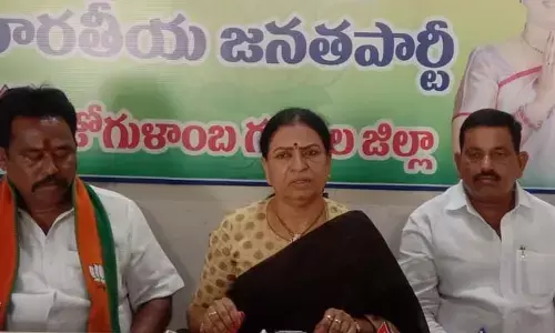 ఐదు వేల మందికి ఒకేసారి ఇండ్లు ఇవ్వండి: డీకే అరుణ