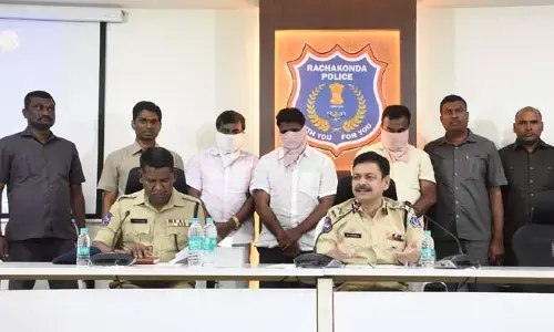 ఆన్ లైన్ క్రికెట్ బెట్టింగ్ ముఠా గుట్టు రట్టు.. ముగ్గురు అరెస్ట్