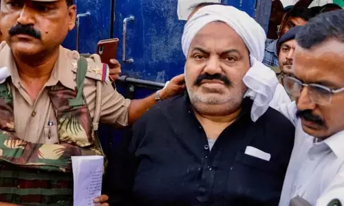 గ్యాంగ్⁬స్టర్ అతిక్ అహ్మద్, అతడి సోదరుడు హతం