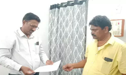 వివాదాస్పదంగా మారిన బోనకల్ ఏఈ తీరు