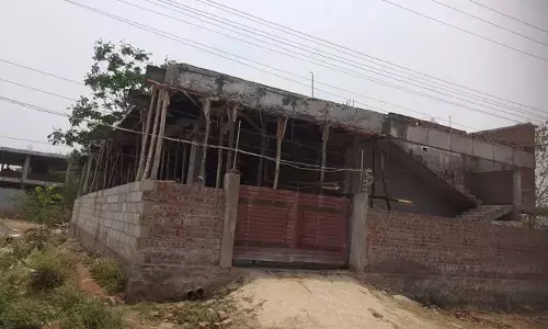 అనుమతి లేకుండానే ఇంటి నిర్మాణం