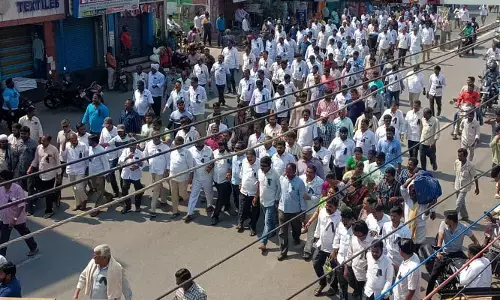 వైఎస్ భాస్కర్ రెడ్డి అరెస్ట్⁬కు నిరసనగా పులివెందులలో నిరసన