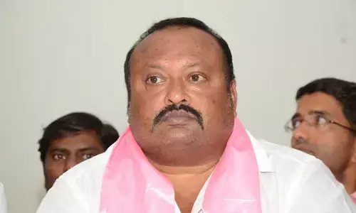 బిగ్ బ్రేకింగ్ న్యూస్.. మంత్రి గంగుల కమలాకర్ తప్పిన పెను ప్రమాదం..