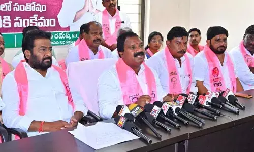 బీజేపీ చేపట్టింది నిరుద్యోగ మార్చ్ కాదు.. రాజకీయ నిరుద్యోగ మార్చ్ : అరూరి