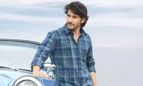 వైద్యులతో ఫొటో... మహేశ్‌కు ఏమైనట్టు..?