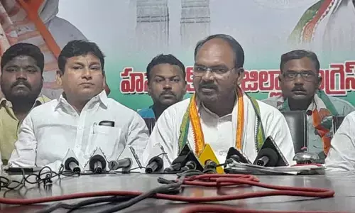 ప్రజల సంక్షేమం కోసం ప్రజాసేవలో కాంగ్రెస్ : పెరుమాండ్ల రామకృష్ణ