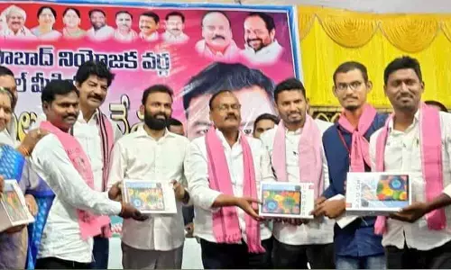 సోషల్ మీడియానే మన ఆయుధం.. బీఆర్ఎస్ సోషల్ మీడియా రాష్ట్ర కన్వీనర్ సతీష్ రెడ్డి..