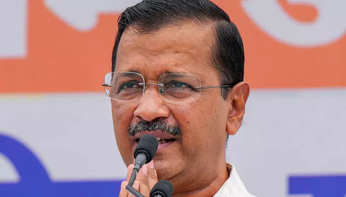 కేజ్రీవాల్కు గుజరాత్ యూనివర్సిటీ బిగ్ షాక్ కేజ్రీవాల్కు గుజరాత్ యూనివర్సిటీ బిగ్ షాక్